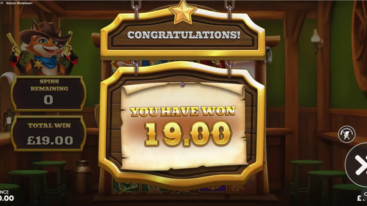 Sheriff rubah di depan latar belakang kota Wild West dalam slot Saloon Showdown 10,000x